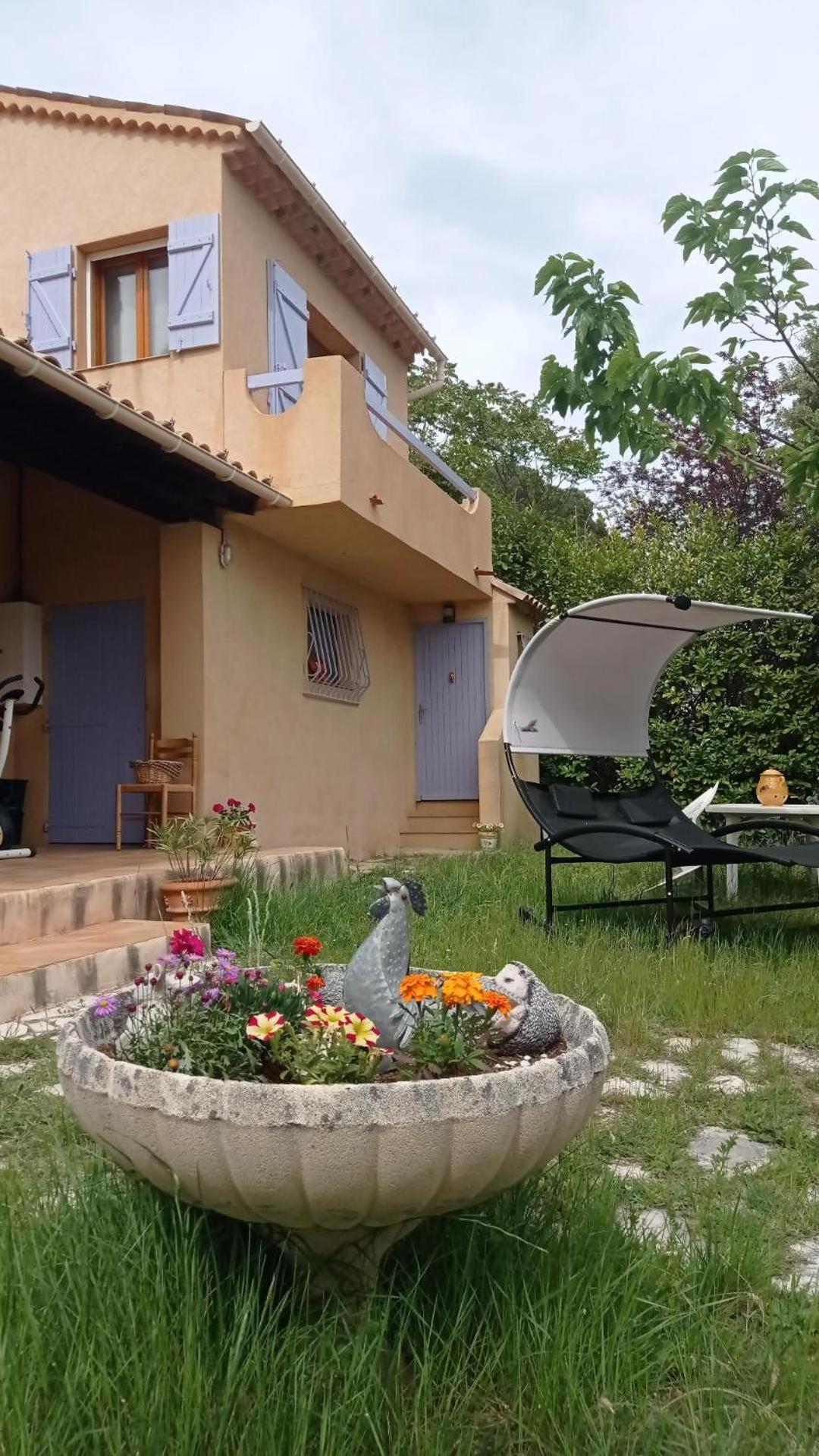 Bed and Breakfast Les Cigales Villelaure Экстерьер фото